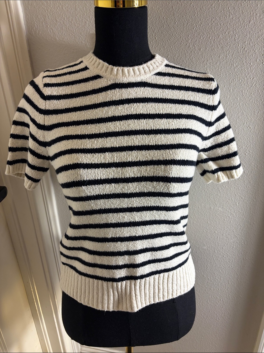 Abercrombie & Fitch Cream & Black Stripe Knit Top Size Small
